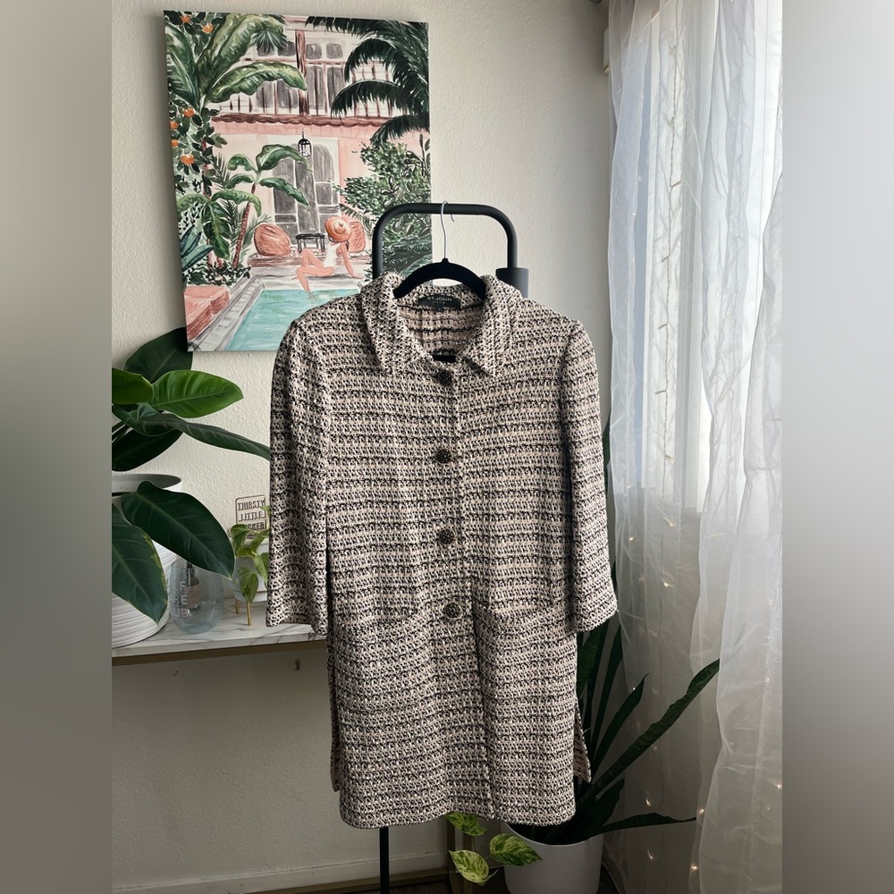 St. John Black and Cream Tweed Jacket - Picture 2 of 5